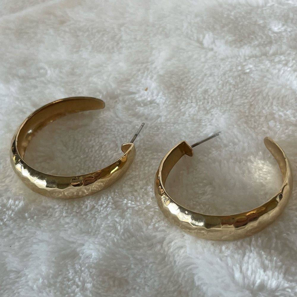 Vintage gold tone, hammered hoop earrings 80’s elegant - Picture 4 of 10